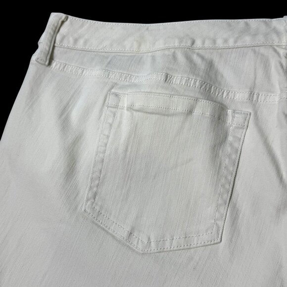 Torrid White Denim Shorts Lace Up Pockets Women’s 24 - Picture 6 of 9